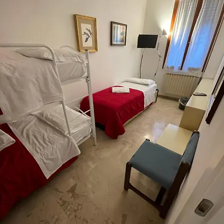 The Venetian Royalclass בית הארחה *