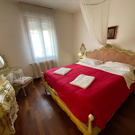 The Venetian Royalclass בית הארחה *